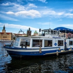 Private River Cruise & Unlimited Drinks